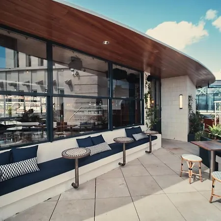 Modern Roof View Apartment *