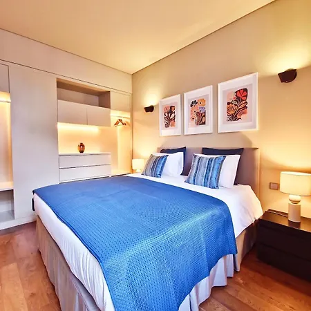 Modern I Roof View Лиссабон