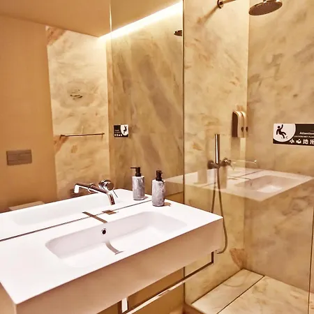 Апартаменти Modern I Roof View Лісабон